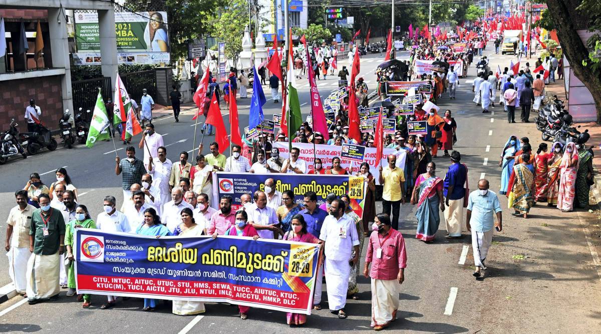 പണിമുടക്ക് രണ്ടാം ദിനം: പെട്രോൾ പമ്പുകൾ തുറന്നു, സജീവമായി റോഡുകൾ; പിന്നോട്ടില്ലെന്ന് യൂണിയനുകൾ