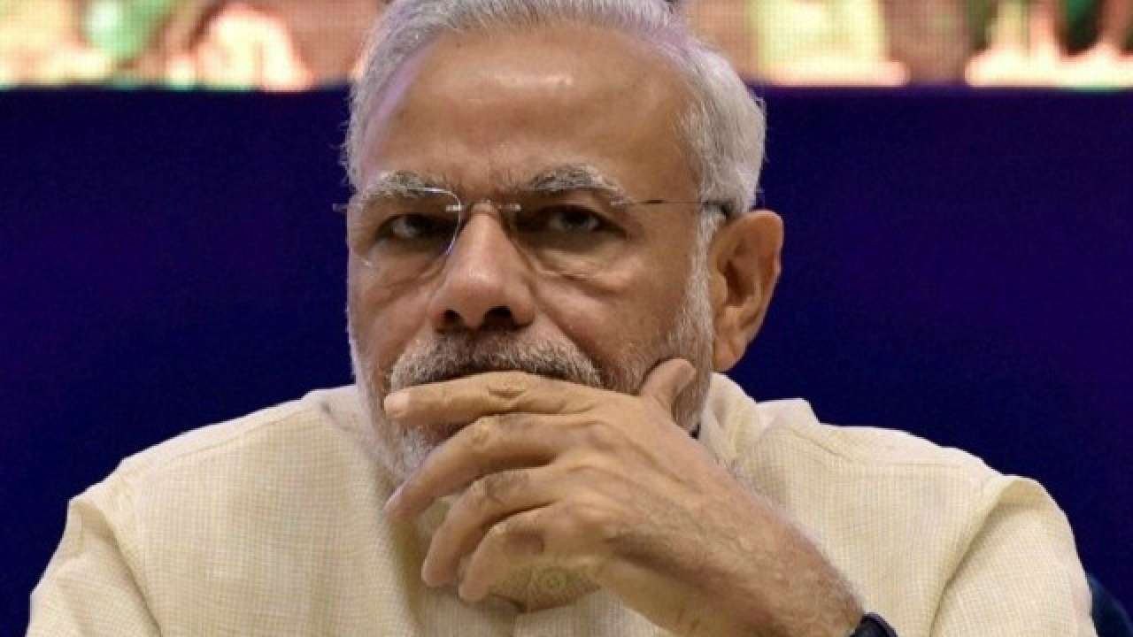 ഗുജറാത്തിലെ ചേരികള്‍ തുണികെട്ടി മറച്ചു